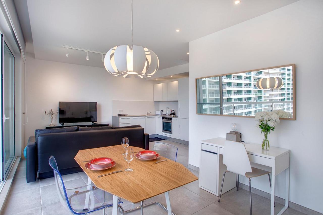 Modern Seaview Apartment In A Prime Location Sliema Exterior foto